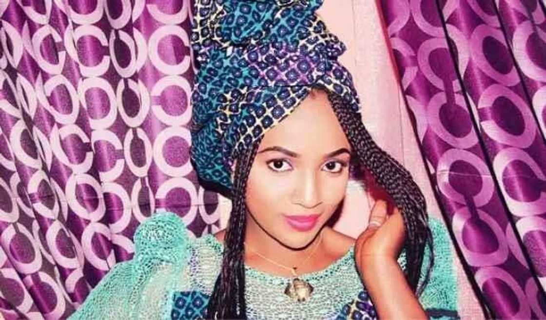 Ina da shekara 13 akayi mani auren fari – Maryam Gidado Ina da shekara 13 akayi mani auren fari – Maryam Gidado