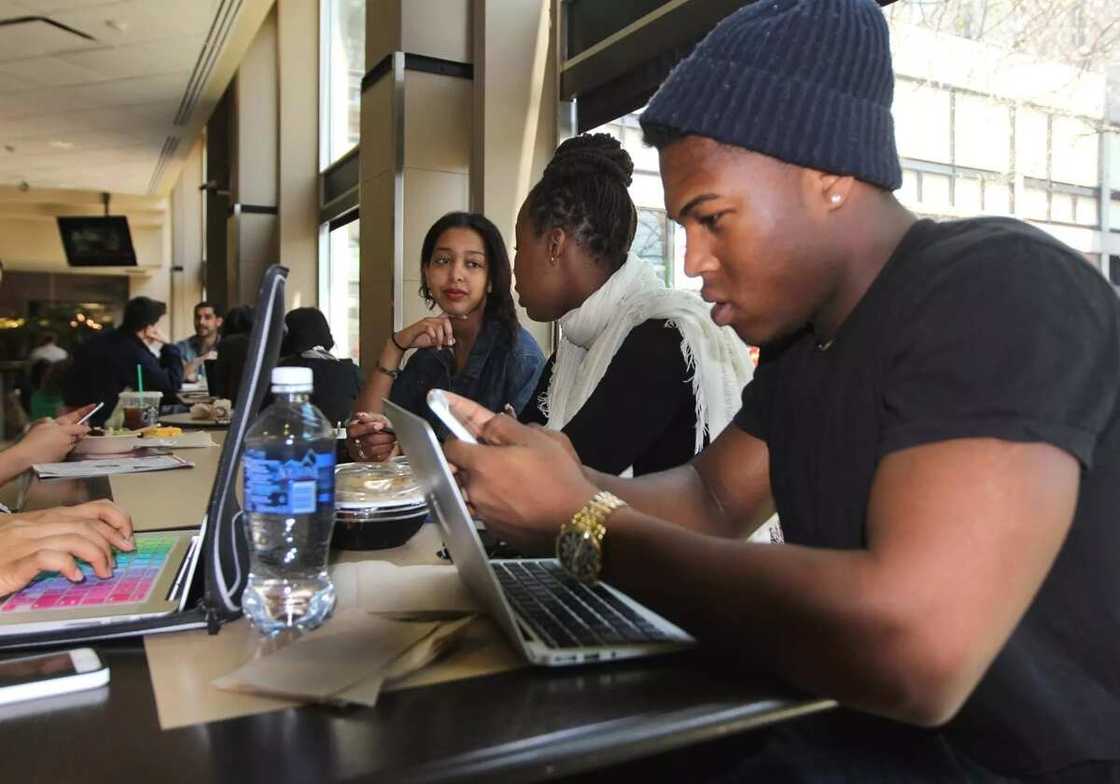 Calculating the CGPA Calculating the CGPA