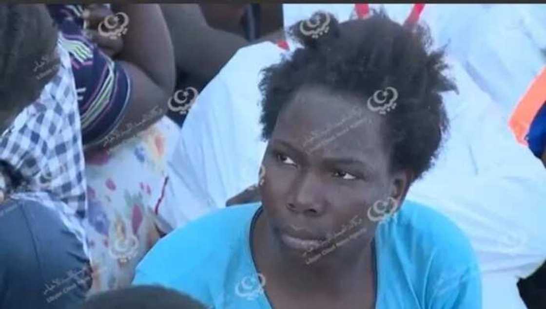 Karfin hali: ‘Yan Najeriya 17 da suka tsallake nitsewa cikin kogi sun kai kasar Italiya kara (Hotuna) Karfin hali: ‘Yan Najeriya 17 da suka tsallake nitsewa cikin kogi sun kai kasar Italiya kara (Hotuna)