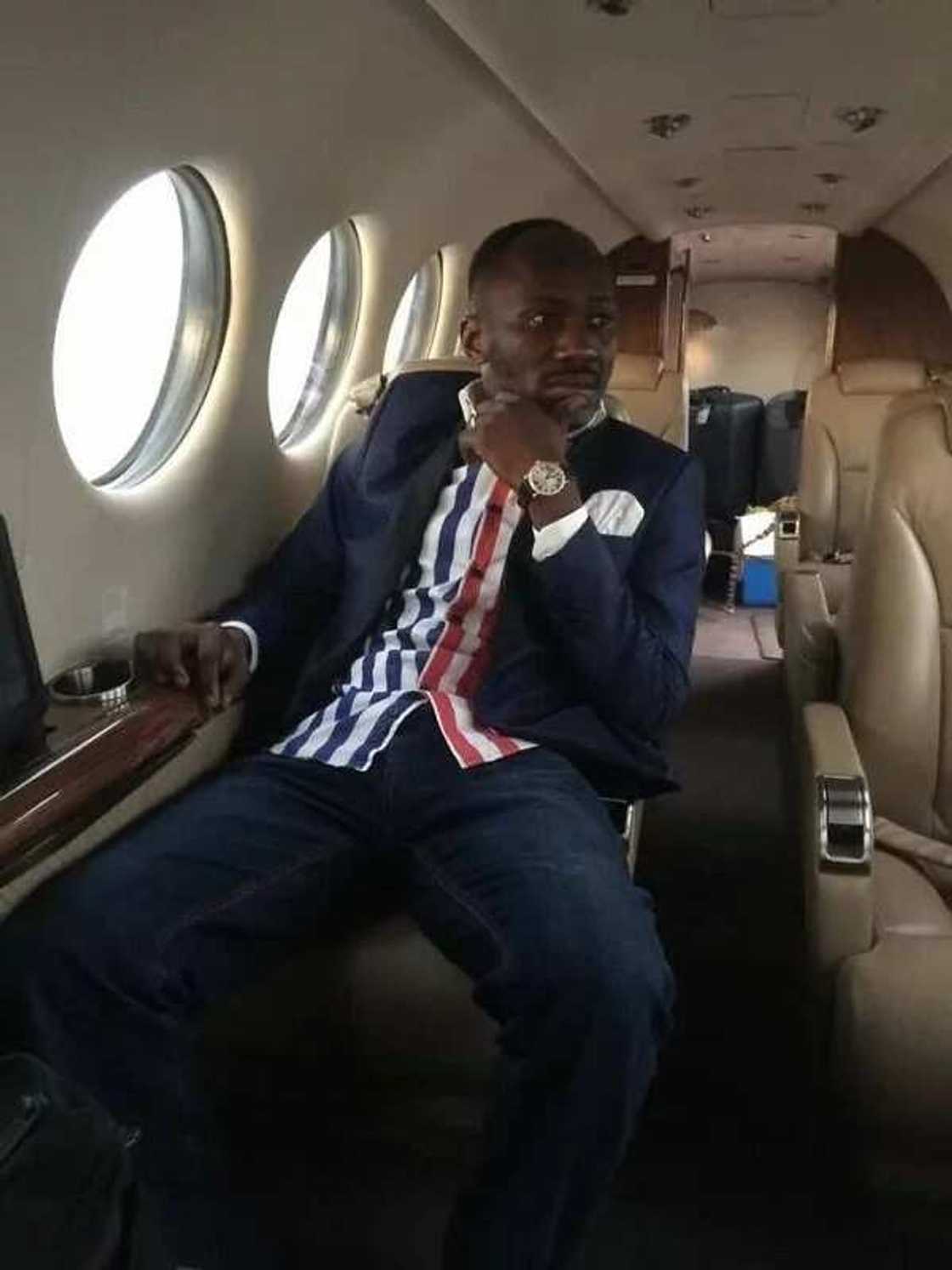 Apostle suleman flying private jet Apostle suleman flying private jet