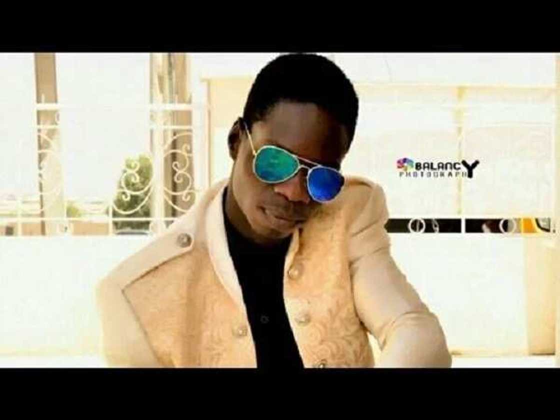 Dandalin Kannywood: Ado Gwanja ya bayyana alakar sa da Adam A. Zango Dandalin Kannywood: Ado Gwanja ya bayyana alakar sa da Adam A. Zango