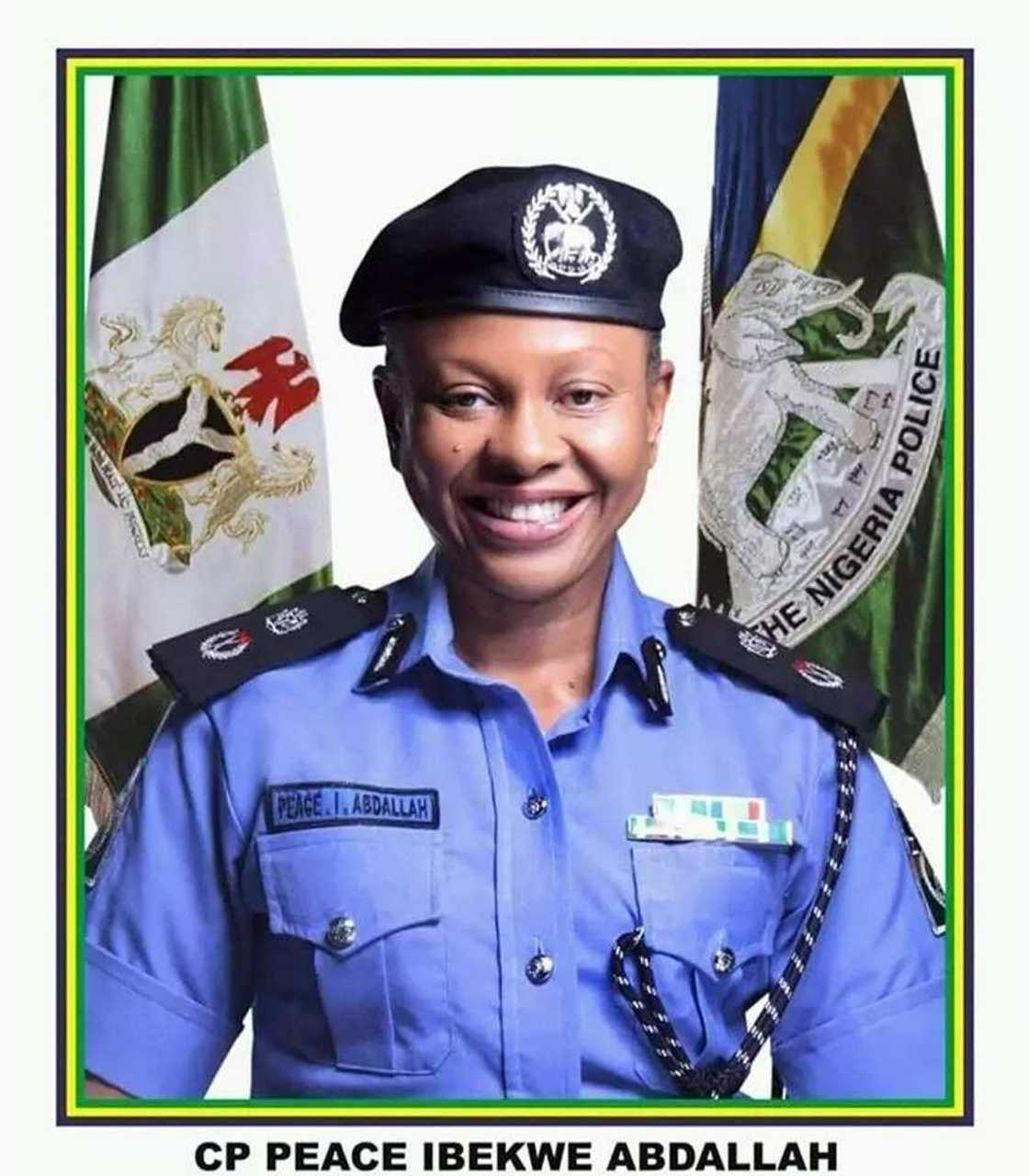 Smiling police woman gets promotion as assistant inspector general of police (photos) Smiling police woman gets promotion as assistant inspector general of police (photos)