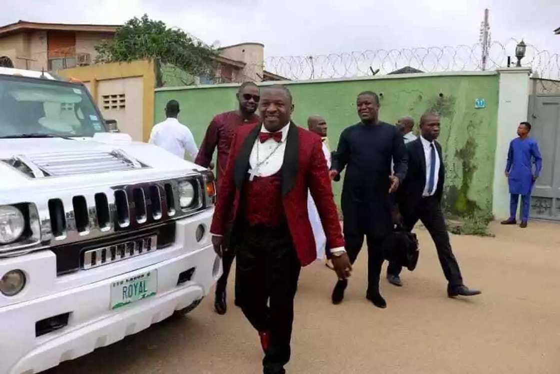 Bishop Tom Samson storms Egbeda in his N80million customised Hummer limousine Bishop Tom Samson storms Egbeda in his N80million customised Hummer limousine