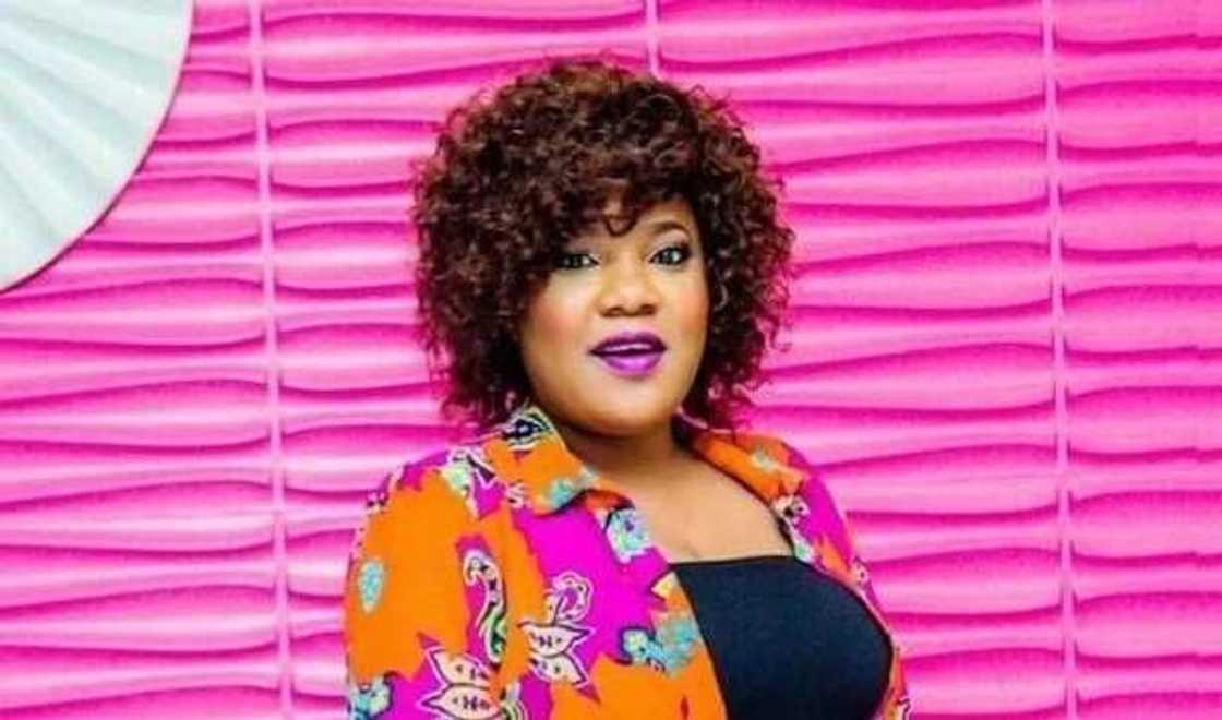 Actress Toyin Aimakhu biography Actress Toyin Aimakhu biography