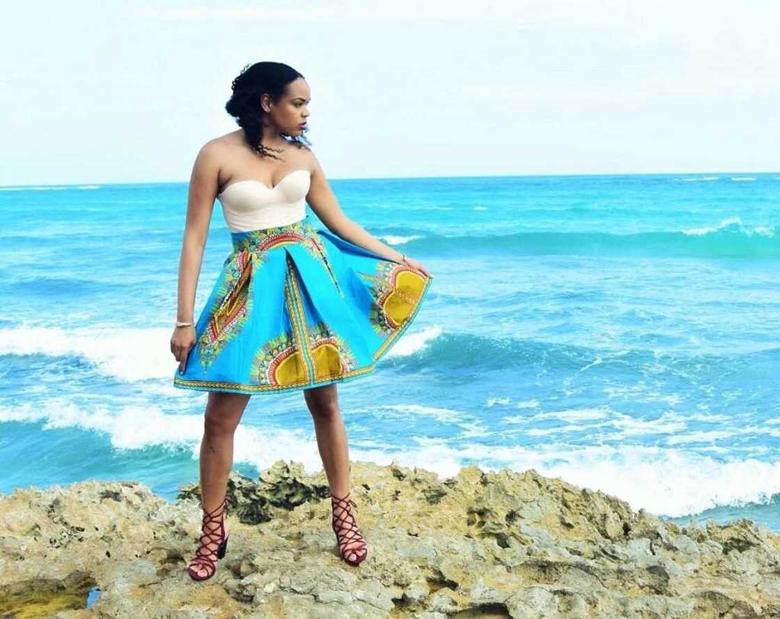 Ankara skirt and white top for beach