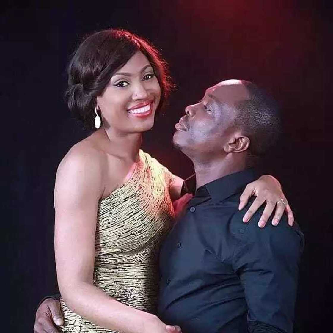 How to woo a lady and make her become yours How to woo a lady and make her become yours