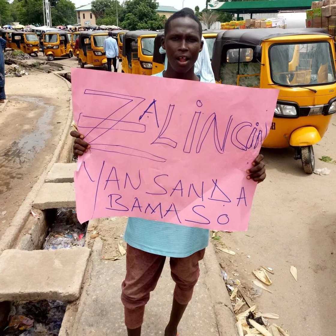 Zaluncin ‘yan sanda! Bama so!: Ana yiwa ‘yan sanda zanga-zanga a Maiduguri