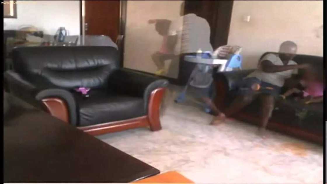 Kwarto da farkarsa sun shiga hannu, bayan da makwabta suka sanya kwado ta waje suka kulle su kwana daya Kwarto da farkarsa sun shiga hannu, bayan da makwabta suka sanya kwado ta waje suka kulle su kwana daya
