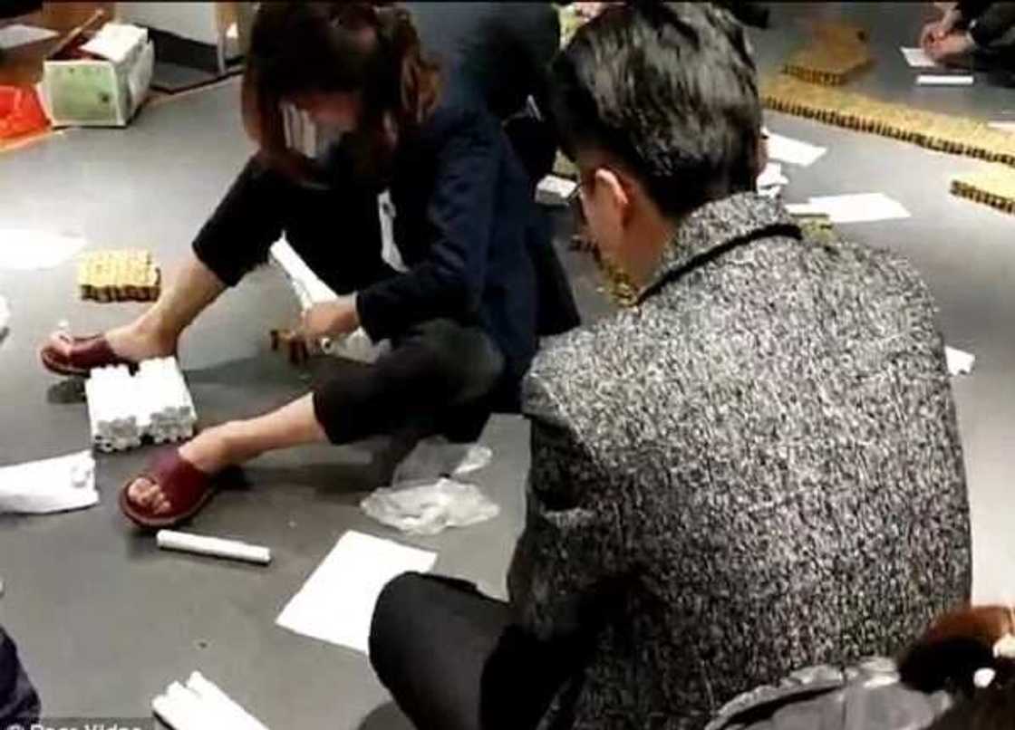 workers-counting-coins workers-counting-coins