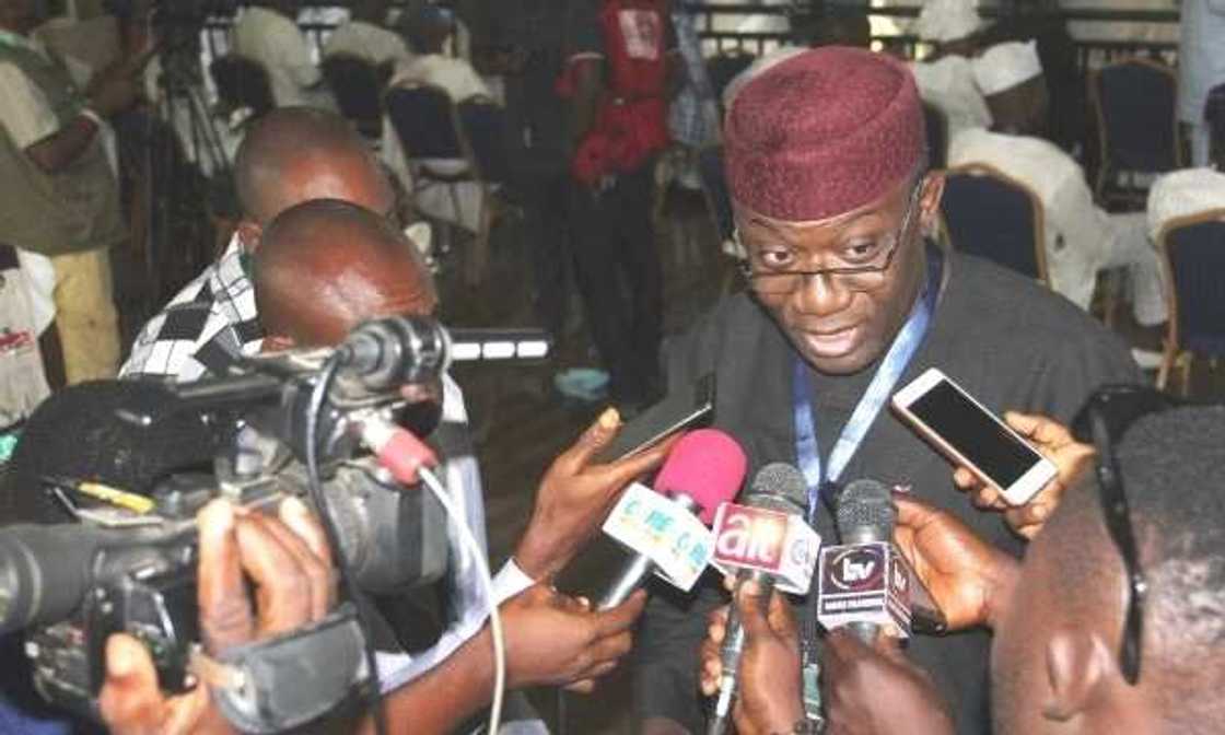 Siyasar 2023: Ana kutun-kutun za a dakatar da Shugaban APC saboda hada-kai da Tinubu Siyasar 2023: Ana kutun-kutun za a dakatar da Shugaban APC saboda hada-kai da Tinubu