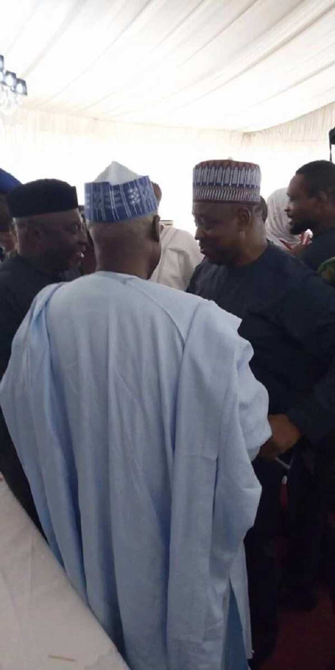 Daya daga cikin dan takarar shugaban kasa a PDP a aurar da dansa, kalli hotuna Daya daga cikin dan takarar shugaban kasa a PDP a aurar da dansa, kalli hotuna