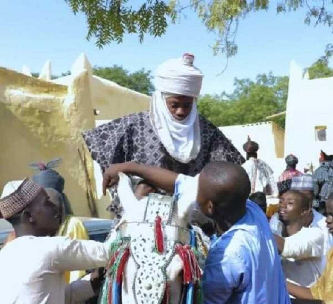 Hawan Sallah: Hotunan shahraren mawaki Korede Bello da abokinsa Yariman Kano Adam Ashraf Lamido Sunusi