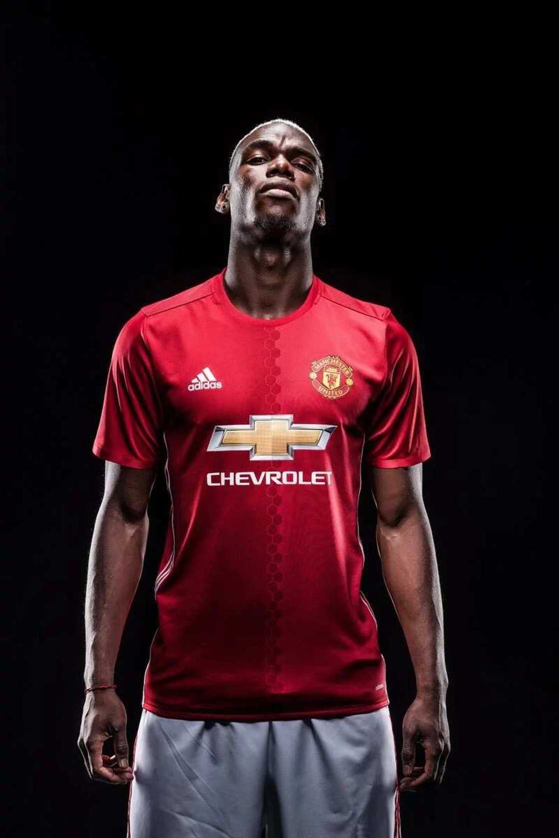 Man Utd re-sign Paul Pogba for world record fee Man Utd re-sign Paul Pogba for world record fee