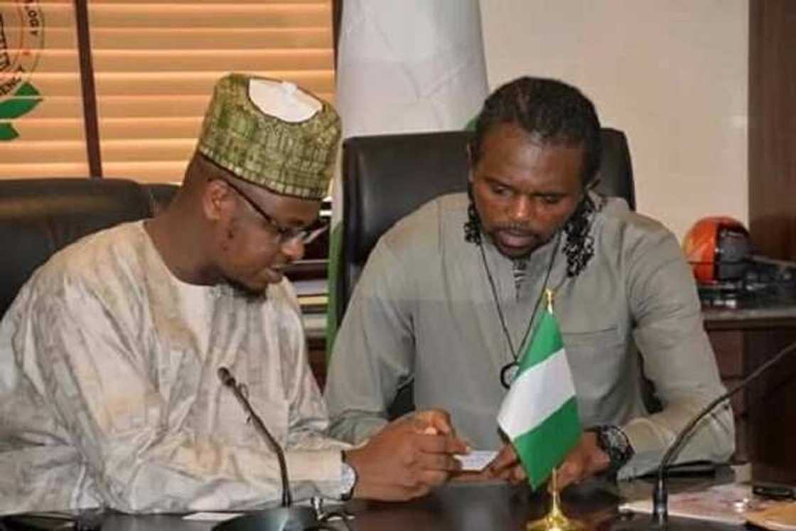 Kanu ya bayyana dalilin ziyarar sa ga Sheikh Pantami, kalli hotunan ganawar su Kanu ya bayyana dalilin ziyarar sa ga Sheikh Pantami, kalli hotunan ganawar su