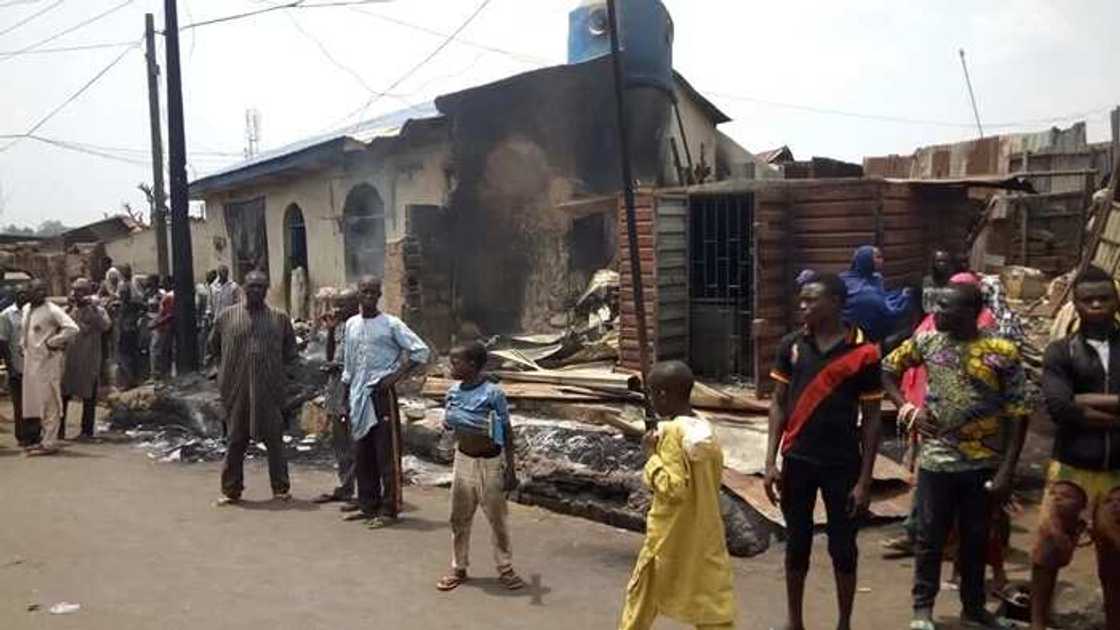 Hausa and Yoruba clash leaves economic and social activities paralysed in Ile-Ife (photos) Hausa and Yoruba clash leaves economic and social activities paralysed in Ile-Ife (photos)