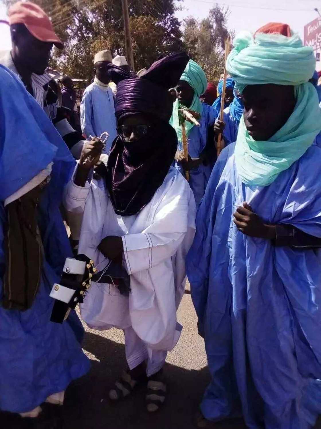 Yara sun yi hawan Daba a Birnin Zazzau Yara sun yi hawan Daba a Birnin Zazzau