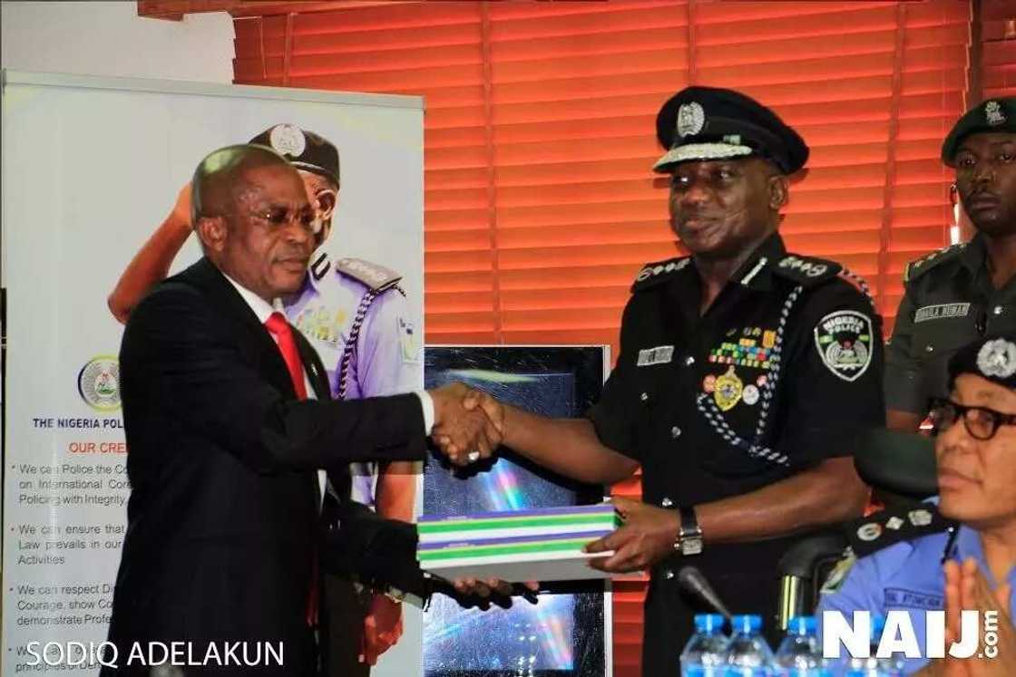 UPDATE: Nigerian police recover N100 million allegedly used to bribe Rivers' INEC Officials UPDATE: Nigerian police recover N100 million allegedly used to bribe Rivers' INEC Officials