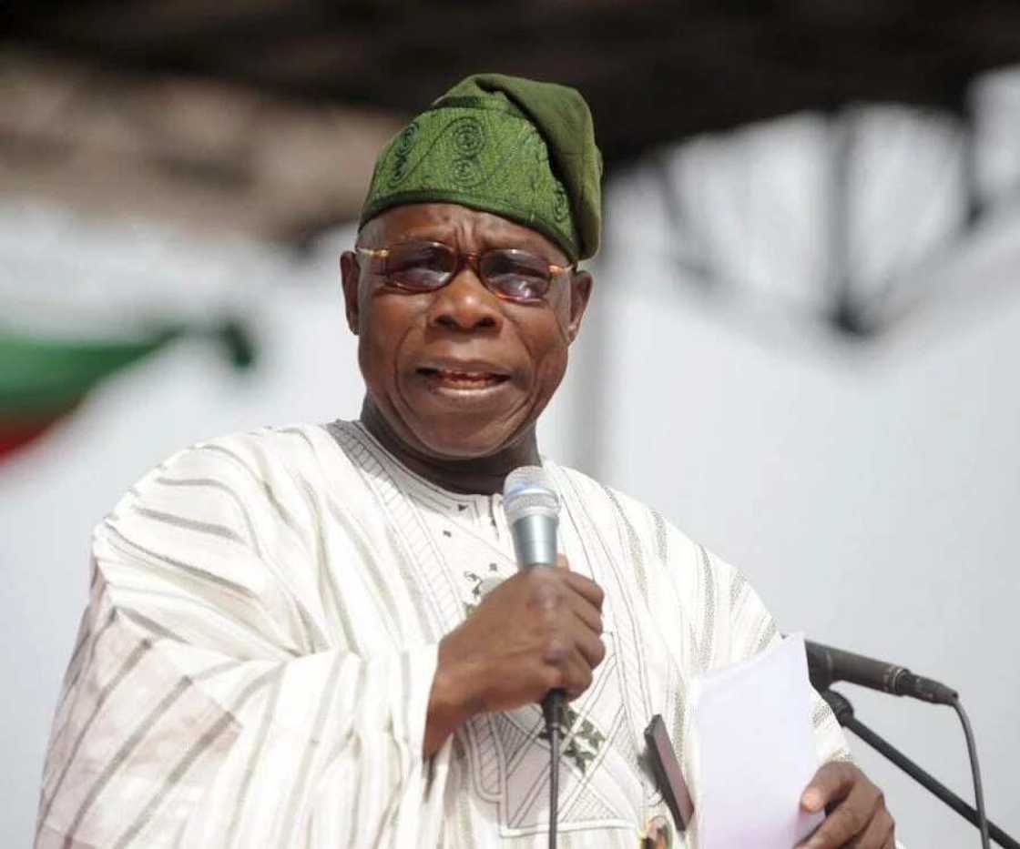 Obasanjo ya ja ayarin jiga-jigan 'yan APC da PDP zuwa taron kaddamar da kungiyar kada Buhari Obasanjo ya ja ayarin jiga-jigan 'yan APC da PDP zuwa taron kaddamar da kungiyar kada Buhari