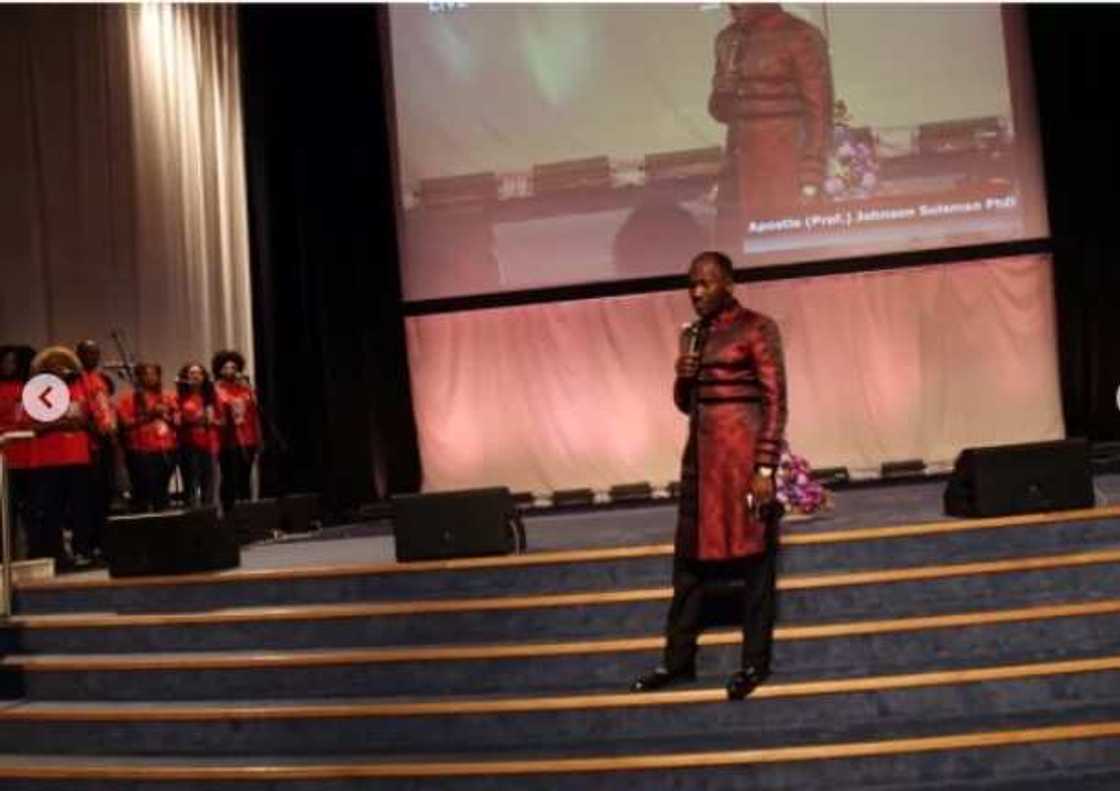Apostle Suleman bags Integrity Award in North London for restoration conference (photo) Apostle Suleman bags Integrity Award in North London for restoration conference (photo)