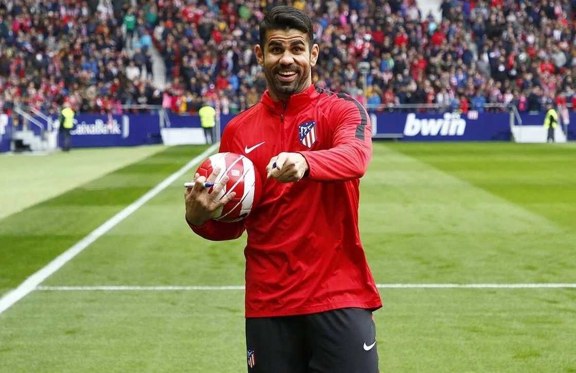 Atletico Madrid finally unveil Diego Costa (photos) Atletico Madrid finally unveil Diego Costa (photos)