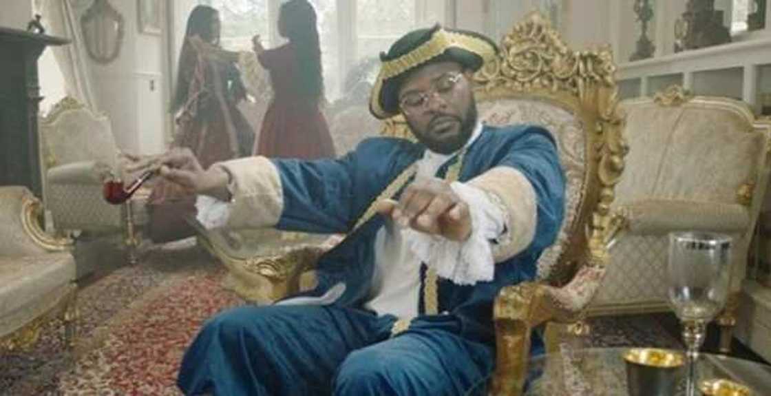 Shin ko kun san wakar da duk wanda ya kunna ta za’a ci tararsa Naira 100,000? Shin ko kun san wakar da duk wanda ya kunna ta za’a ci tararsa Naira 100,000?