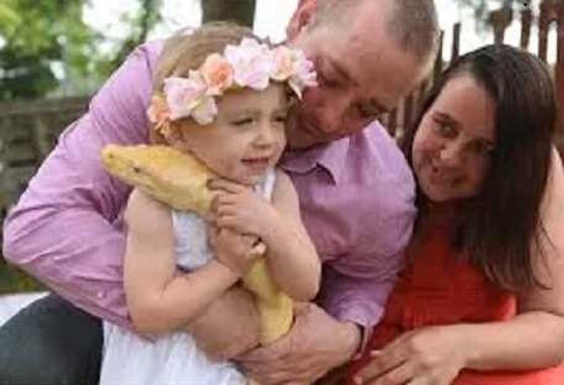 Meet Two Year Old With Guts To Kiss 15FT Snake Meet Two Year Old With Guts To Kiss 15FT Snake