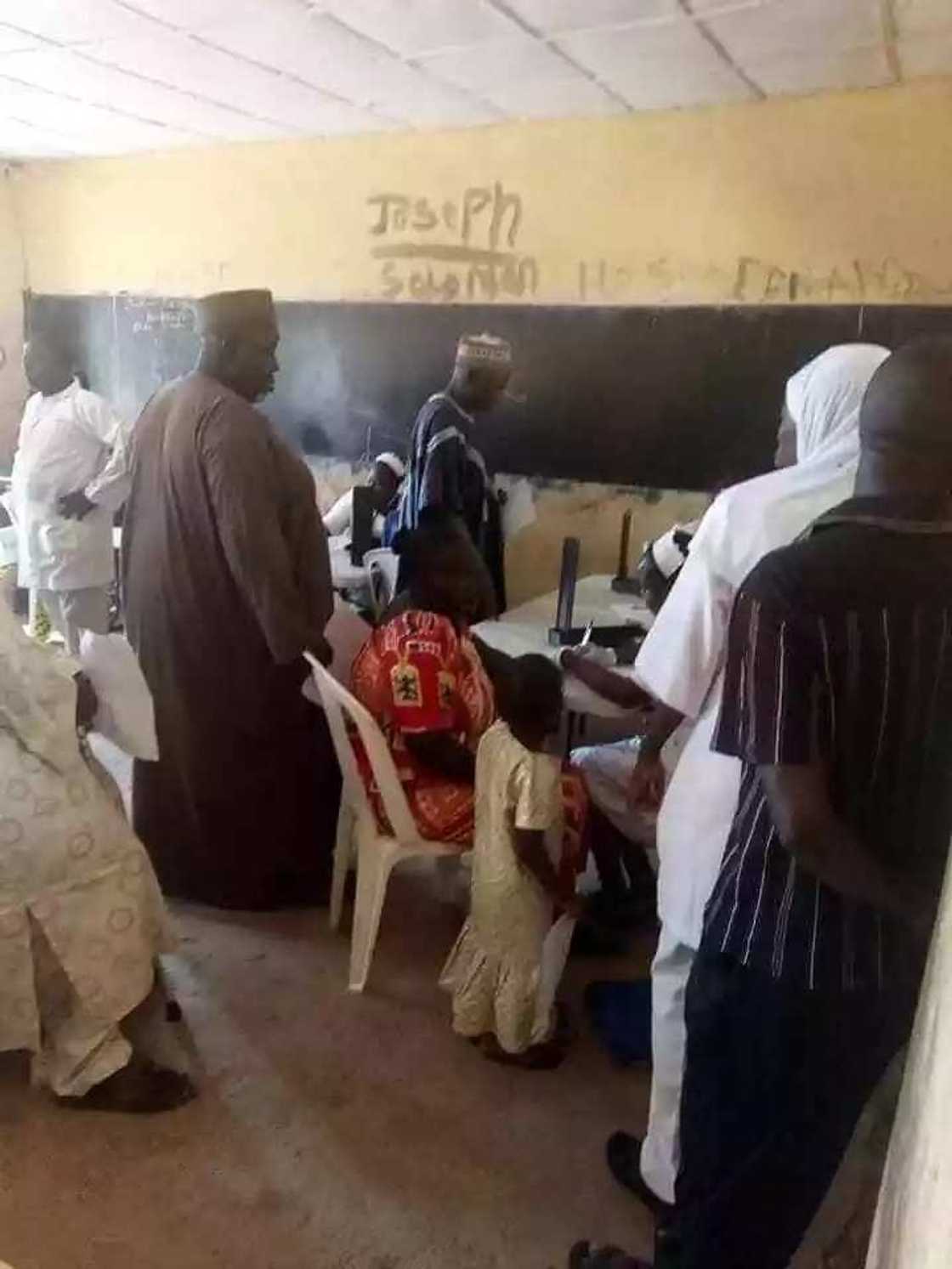 Atisayen AYEM AKPATUMA: Duba hotunan aiyukan jin kai da dakarun soji keyi a jihar Taraba Atisayen AYEM AKPATUMA: Duba hotunan aiyukan jin kai da dakarun soji keyi a jihar Taraba