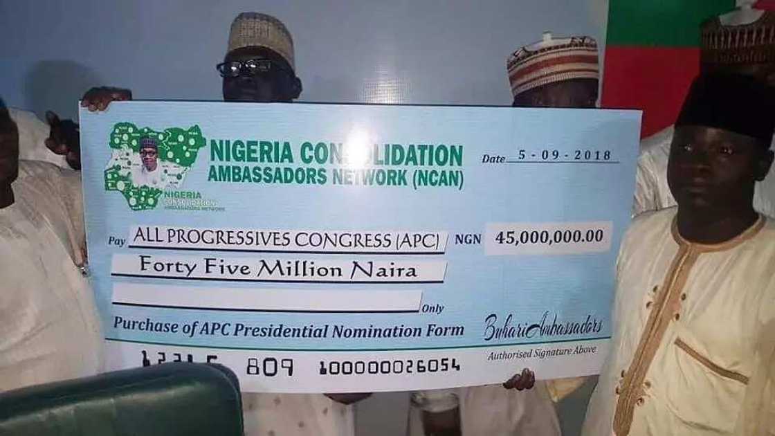 Kungiyar da ta biya ma Buhari kudin takara ta bara: Babu wani jami’in gwamnati daya bamu kwandala Kungiyar da ta biya ma Buhari kudin takara ta bara: Babu wani jami’in gwamnati daya bamu kwandala