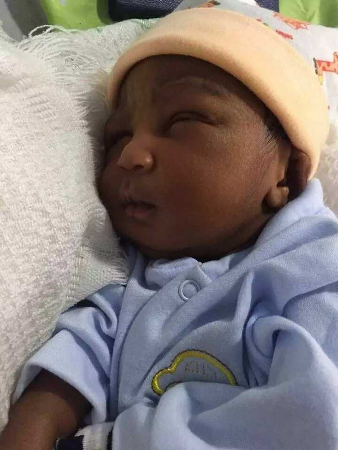 Nigerian woman delivers her first child at age 63 Nigerian woman delivers her first child at age 63