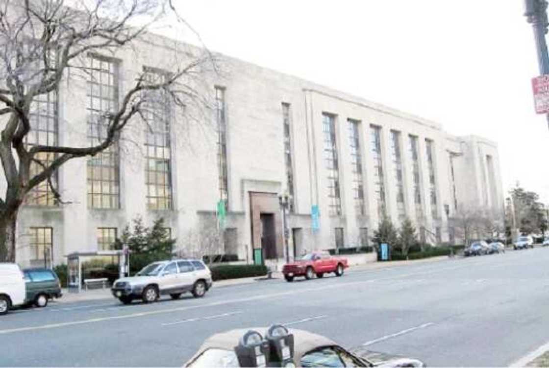 An kori ma'aikatan Radiyon Amurka 15 a kan karbar kyautar gwamnan APC An kori ma'aikatan Radiyon Amurka 15 a kan karbar kyautar gwamnan APC