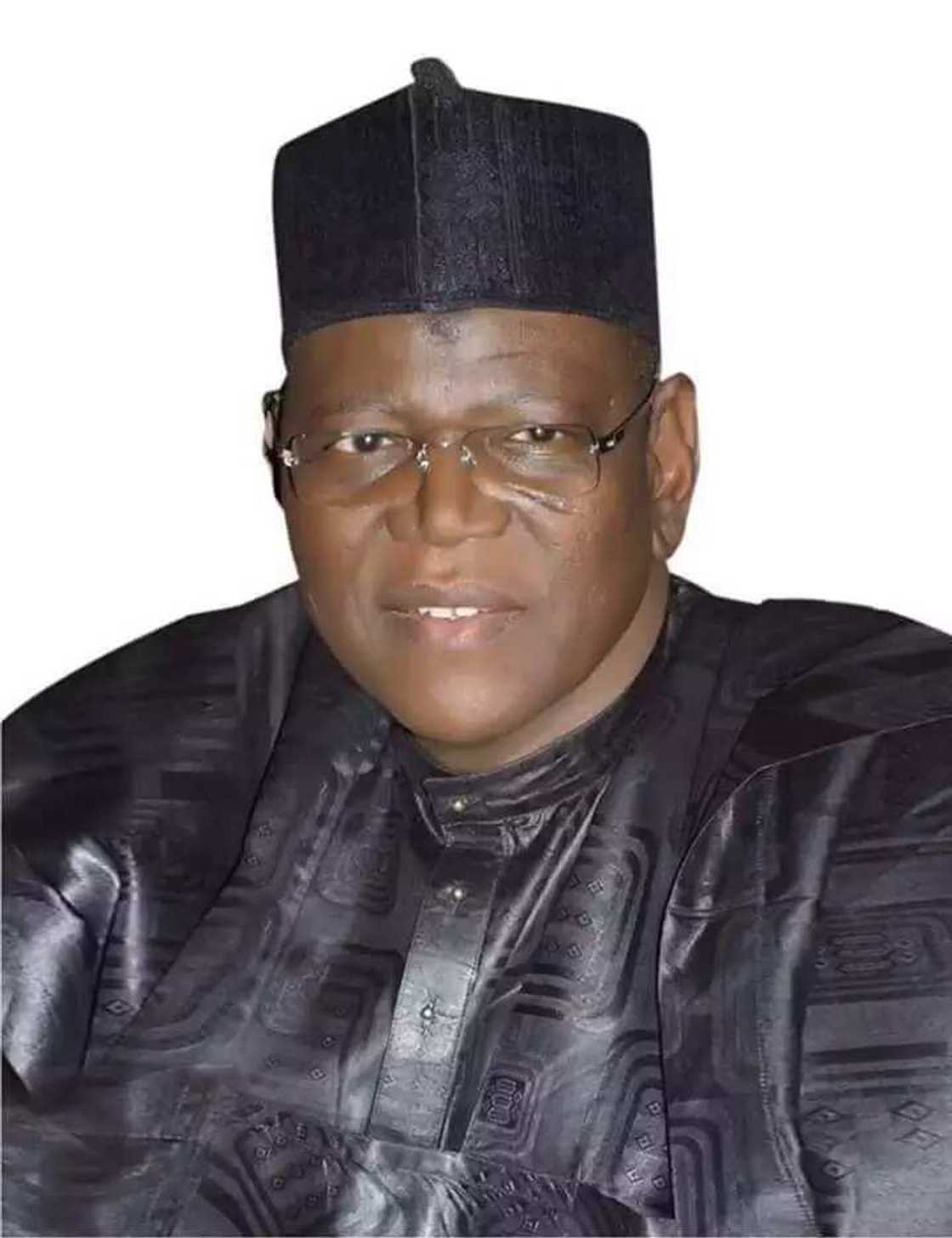 Masarautar Dutse a jihar Jigawa ta tube rawanin dan tsohon gwamna Sule Lamido Masarautar Dutse a jihar Jigawa ta tube rawanin dan tsohon gwamna Sule Lamido
