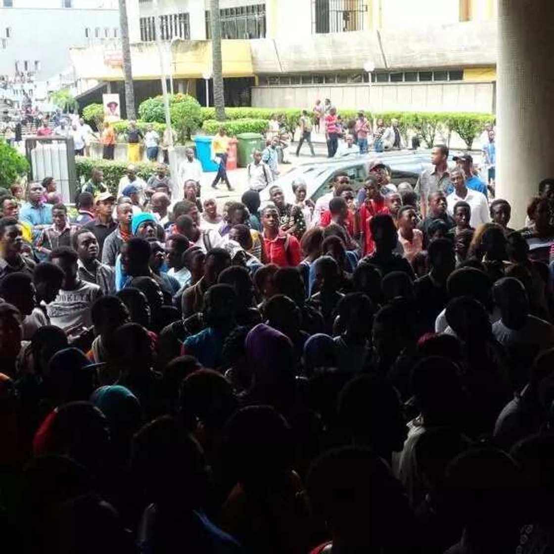 UNILAG Students Protest Death Of Colleague (Photos)