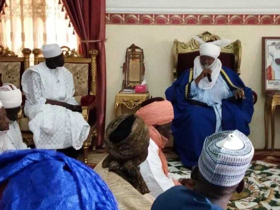 Gwamnatin jihar Kaduna ta kai ziyarar maraba ga Sarkin Zazzau bayan kwashe tsawon lokaci yana jinya a Ingila Gwamnatin jihar Kaduna ta kai ziyarar maraba ga Sarkin Zazzau bayan kwashe tsawon lokaci yana jinya a Ingila