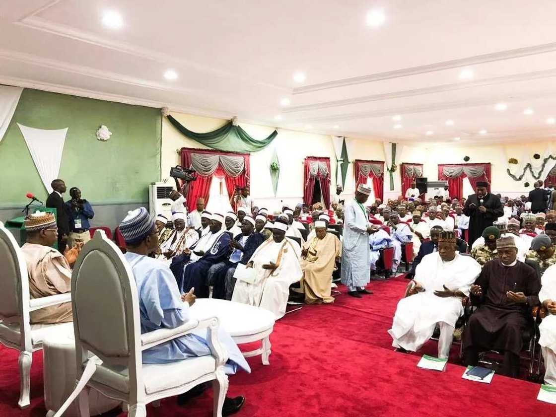 Yan matan Dapchi: Shugaba Buhari ya isa garin Damaturu don ganawa da iyayen yan matan