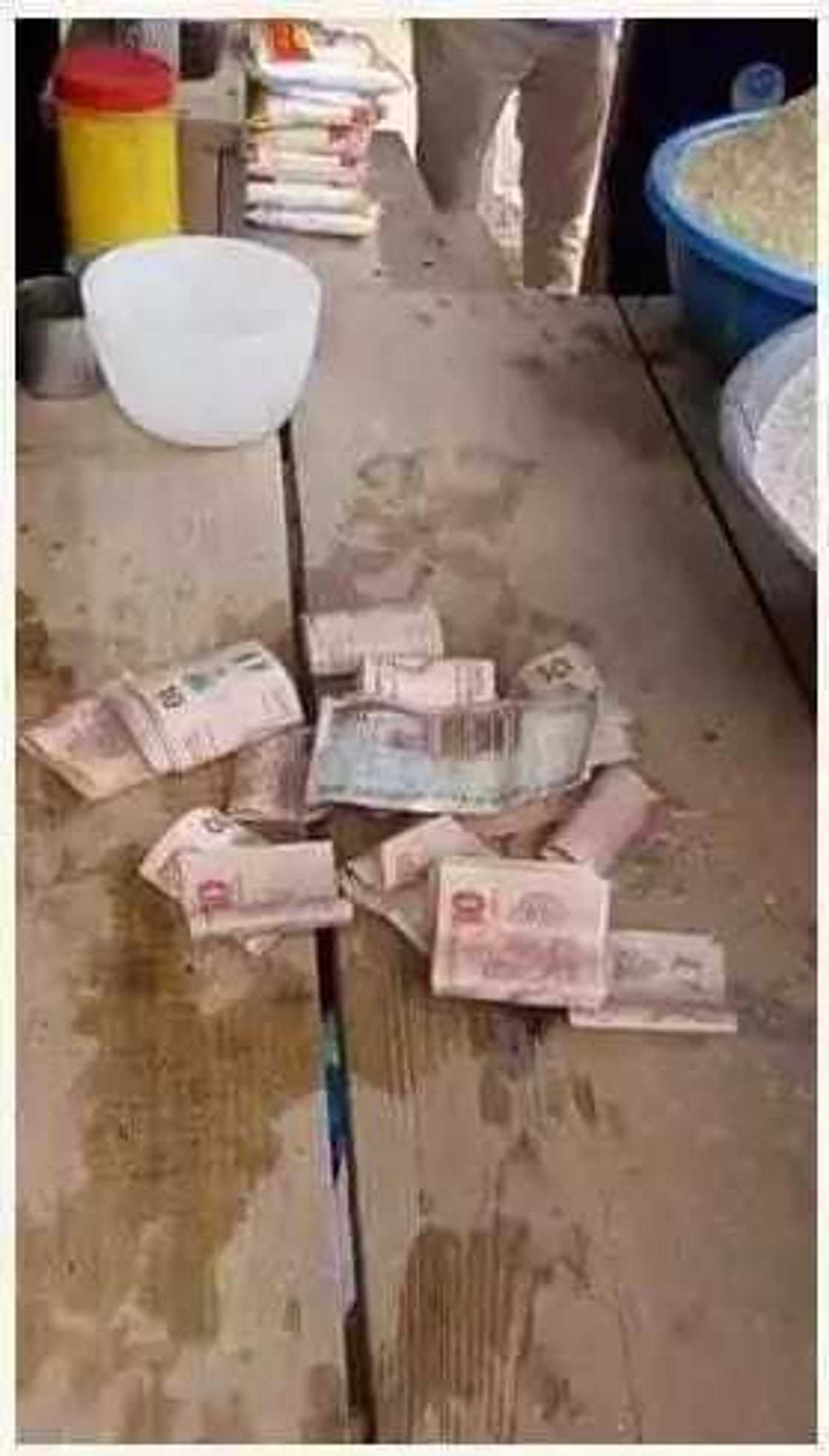 Naira dubu daya ya koma naira 10 a Ibadan Naira dubu daya ya koma naira 10 a Ibadan