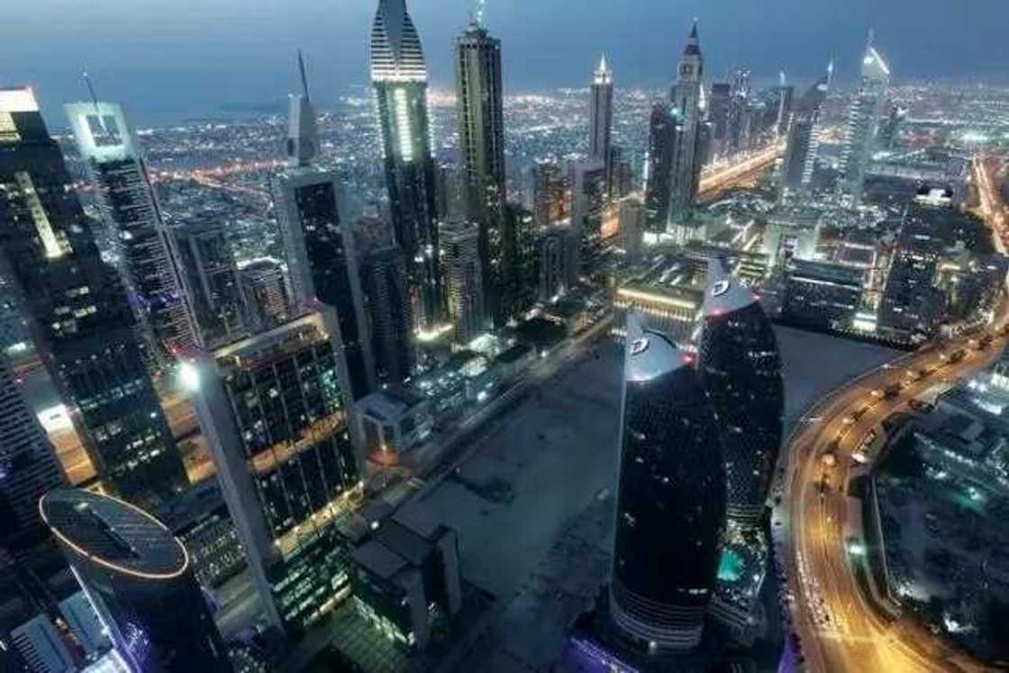 United Arab Emirates (Daular Larabawa) United Arab Emirates (Daular Larabawa)