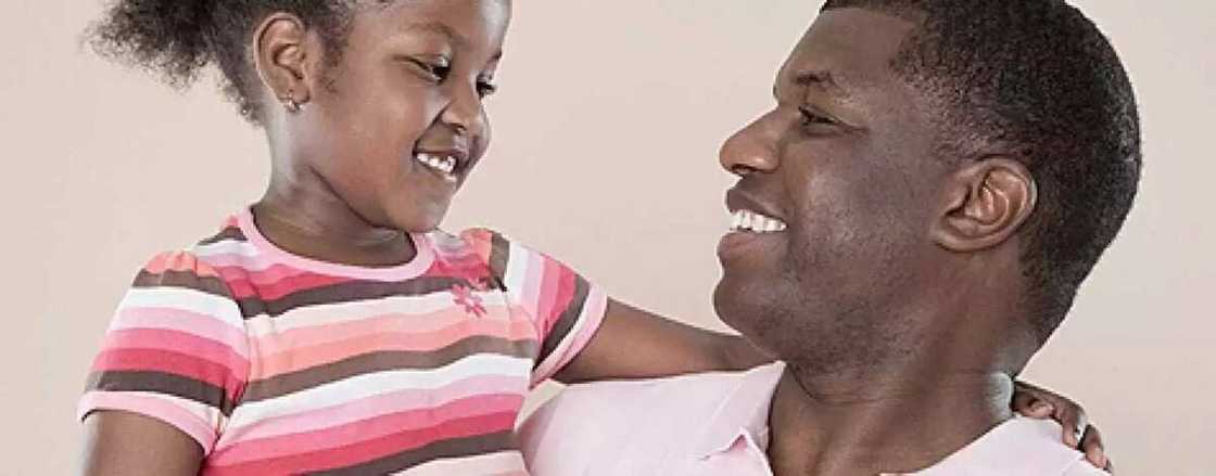 Kyawawan yanayi guda 7 da Uba da 'Yarsa suke samun nishadi Kyawawan yanayi guda 7 da Uba da 'Yarsa suke samun nishadi