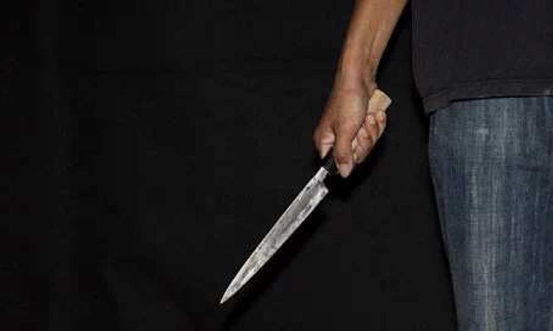 Wani matashi ya kashe mahaifiyarsa babu gaira babu dalili Wani matashi ya kashe mahaifiyarsa babu gaira babu dalili