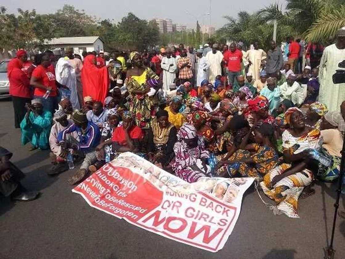 Chibok Girls: Buhari Storms Out Of Meeting With Parents Chibok Girls: Buhari Storms Out Of Meeting With Parents