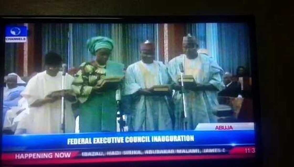 FLASH: Fashola Sworn In As Power, Works & Housing Minister