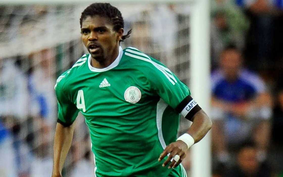 Kanu Nwankwo ya karyata kishin-kishin din cewa zai fito Shugaban kasa Kanu Nwankwo ya karyata kishin-kishin din cewa zai fito Shugaban kasa