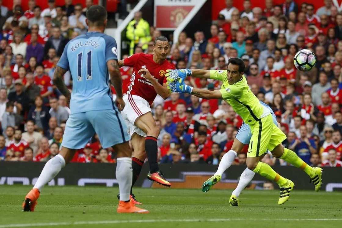 Kelechi Iheanacho the hero as Man City defeat United