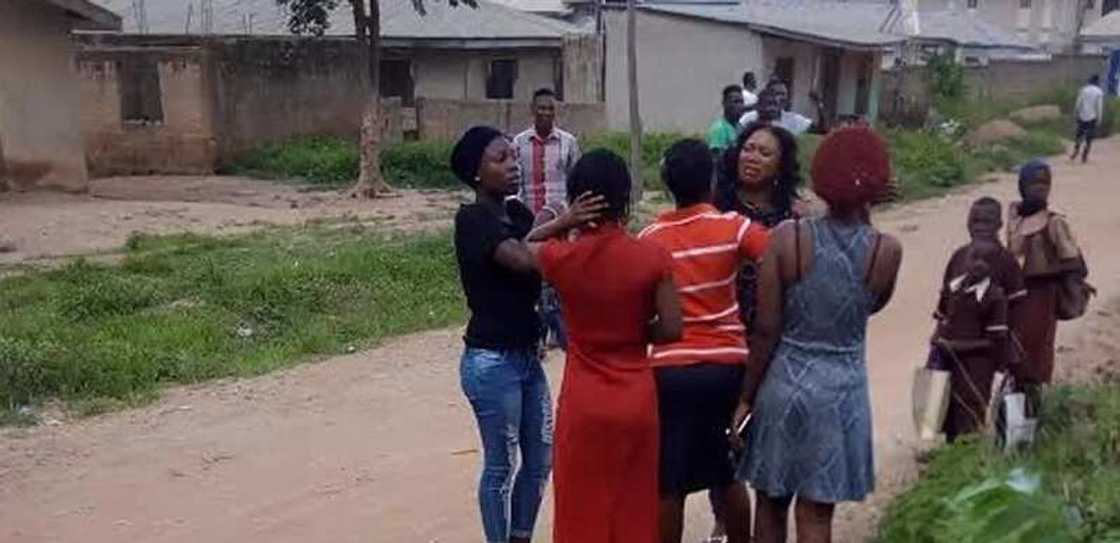 UNIOSUN students set house of killer Alfa on fire (photos) UNIOSUN students set house of killer Alfa on fire (photos)
