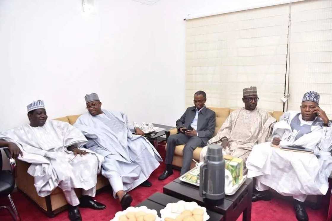 2019: Gwamnoni da 'yan majalisar APC a jihohin arewa 6 sun yi taro a kan Atiku 2019: Gwamnoni da 'yan majalisar APC a jihohin arewa 6 sun yi taro a kan Atiku