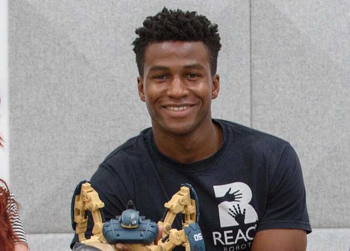 ‘Dan shekara 26 daga Najeriya ya zama wanda ya fi kowa albashi a Turai ‘Dan shekara 26 daga Najeriya ya zama wanda ya fi kowa albashi a Turai