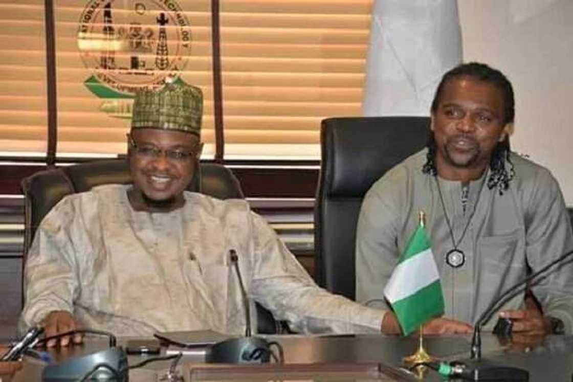 Kanu ya bayyana dalilin ziyarar sa ga Sheikh Pantami, kalli hotunan ganawar su Kanu ya bayyana dalilin ziyarar sa ga Sheikh Pantami, kalli hotunan ganawar su