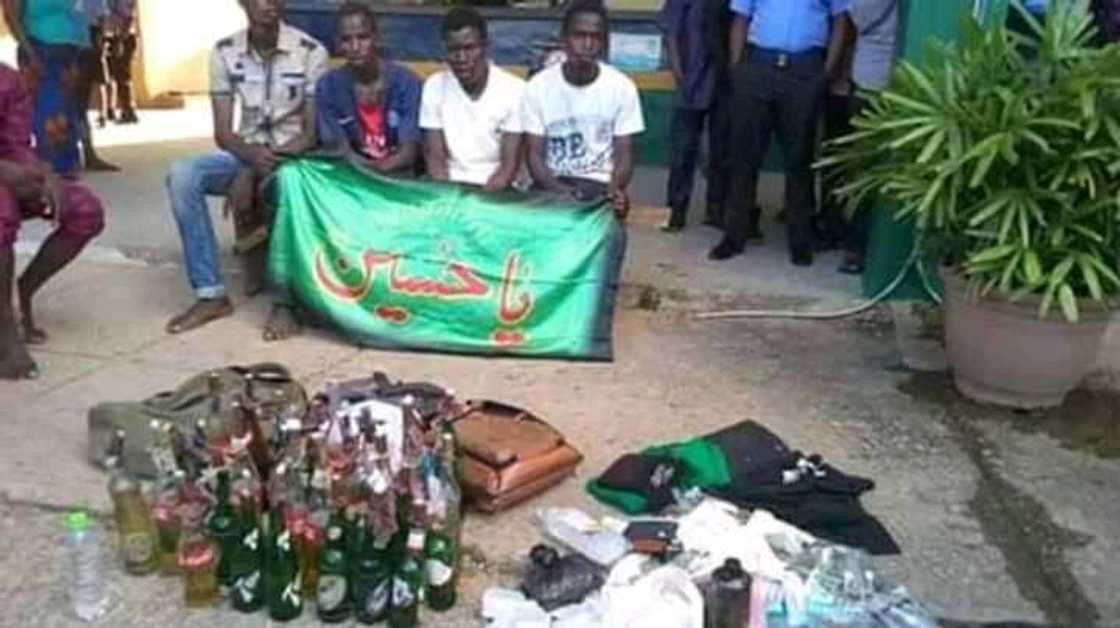 Hotunan makaman da aka kama 'yan Shi'a da su a Abuja Hotunan makaman da aka kama 'yan Shi'a da su a Abuja