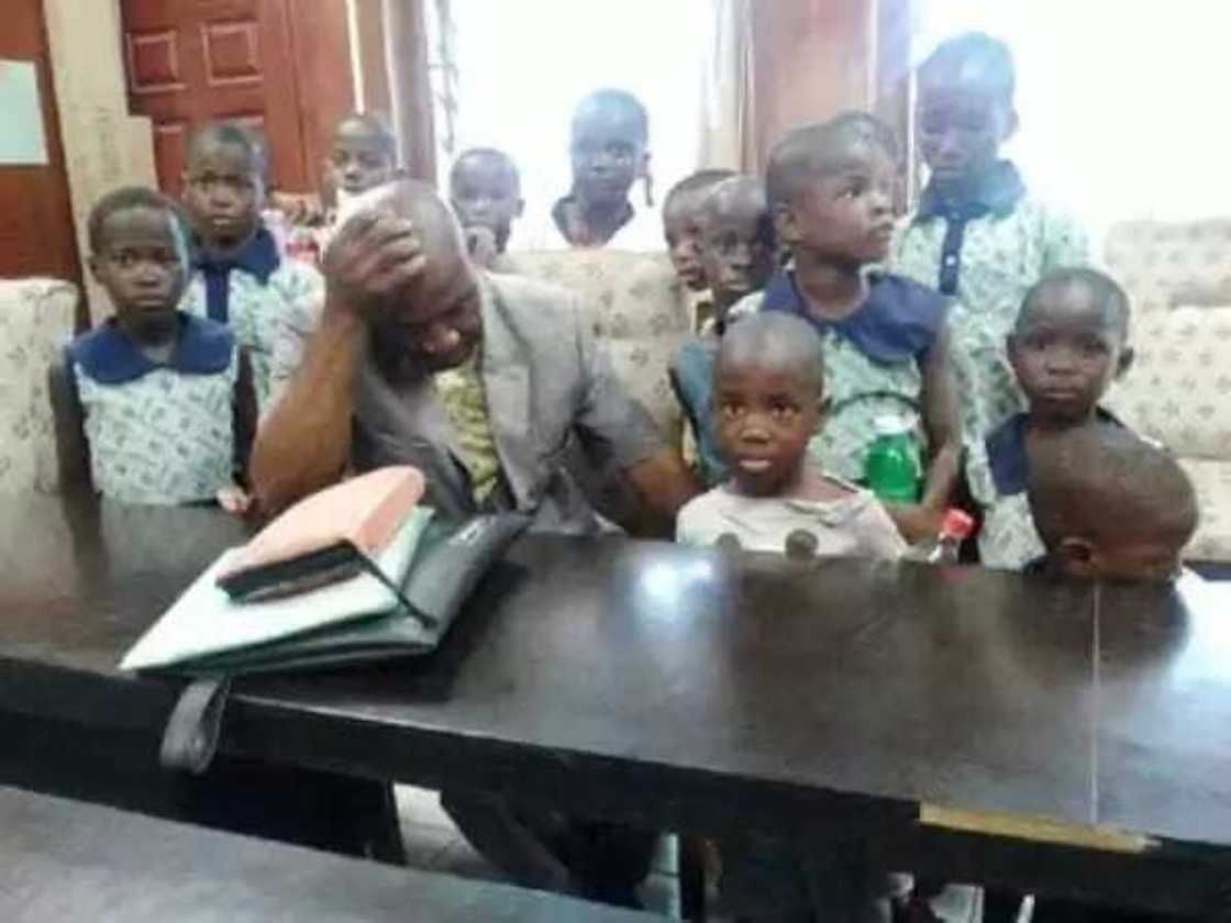 An kama wani Fasto a Legas kanyin gidan marayu An kama wani Fasto a Legas kanyin gidan marayu