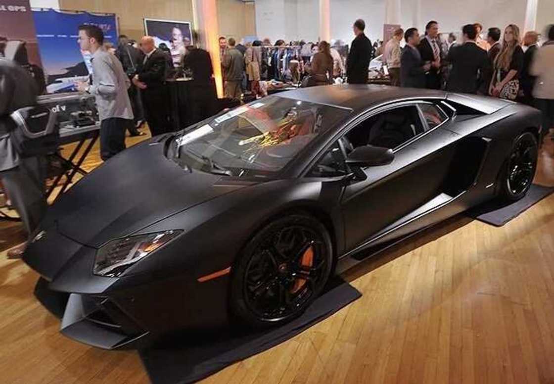 Lamborghini Aventador LP 700-4, 2012