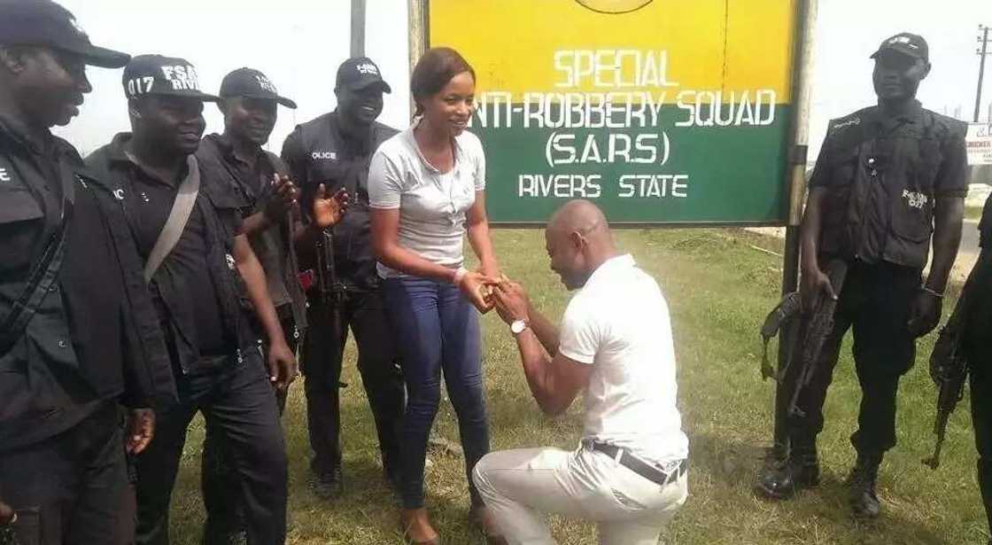 Man who proposes to his wife in SARS office wed in Port Harcourt Man who proposes to his wife in SARS office wed in Port Harcourt
